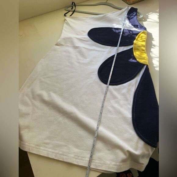 One Shoulder Large Side Daisy Design White Mini Dress Size Medium - Picture 6 of 8